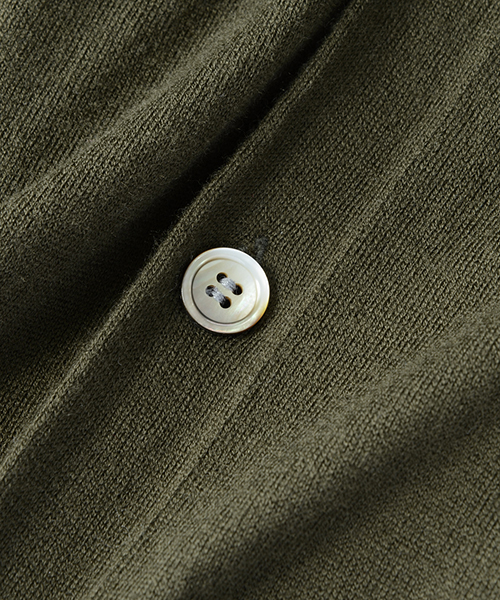 ZUCCa（ズッカ）の「ウールレーヨンセーター（カーディガン/ボレロ・レディース・マスタード/ブラック/カーキ/ライトグレー・M/M size）」の5枚目の写真