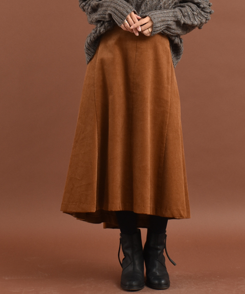 Audrey and John Wad(オードリーアンドジョンワッド)の「【Made in JAPAN】コーデュロイイレギュラーヘムスカート《ひざ下丈》(スカート)」|モカ