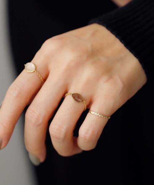 SIENA ROSE（シエナロゼ）の「GEMSTONE・スライスカットリング[スモーキークォーツ]（リング・レディース・イエローゴールド・9号/13号）」の6枚目の写真
