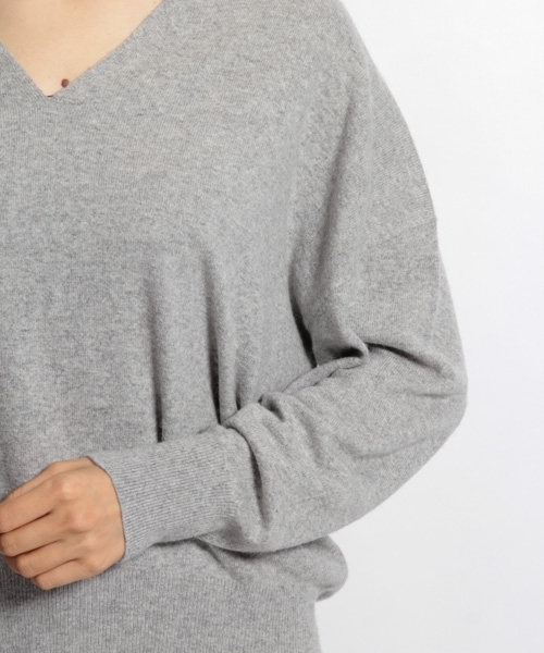 niko and...（ニコアンド）の「SOFFIOVネックプルオーバー（ニット/セーター・レディース・チャコールグレー/ベージュ/パープル/グレー/グリーン・MEDIUM/LARGE）」の15枚目の写真