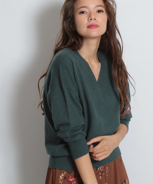 niko and...（ニコアンド）の「SOFFIOVネックプルオーバー（ニット/セーター・レディース・チャコールグレー/ベージュ/パープル/グレー/グリーン・MEDIUM/LARGE）」の20枚目の写真