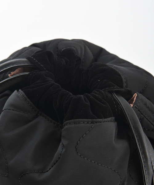 I.D.E.A international（イデアインターナショナル）の「Quilting Drawstring Bag（トートバッグ・レディース・ブラック/カーキ/イエロー・ﾌﾘ-）」の6枚目の写真