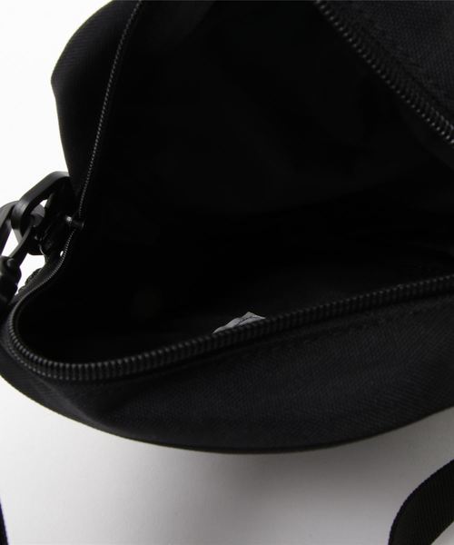 THRASHER（スラッシャー）の「THRASHER/スラッシャー ミニショルダーバッグ（ショルダーバッグ・メンズ・ブラック/レッド・FREE）」の4枚目の写真