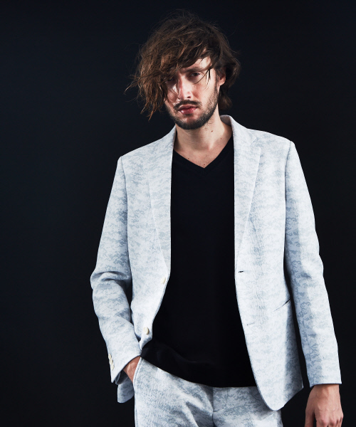 5351 POUR LES HOMMES(ゴーサンゴーイチプールオム)の「【セットアップ対応】デジタルカモフラージュ ノッチドラペル ジャケット(テーラードジャケット・メンズ・ブラック/オフホワイト・44/46/48)」の4枚目の写真