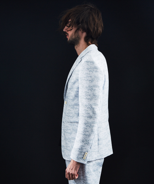 5351 POUR LES HOMMES(ゴーサンゴーイチプールオム)の「【セットアップ対応】デジタルカモフラージュ ノッチドラペル ジャケット(テーラードジャケット・メンズ・ブラック/オフホワイト・44/46/48)」の5枚目の写真