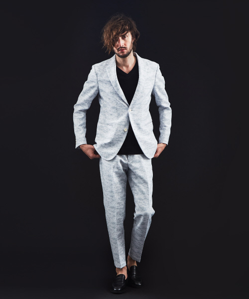 5351 POUR LES HOMMES(ゴーサンゴーイチプールオム)の「【セットアップ対応】デジタルカモフラージュ ノッチドラペル ジャケット(テーラードジャケット・メンズ・ブラック/オフホワイト・44/46/48)」の14枚目の写真