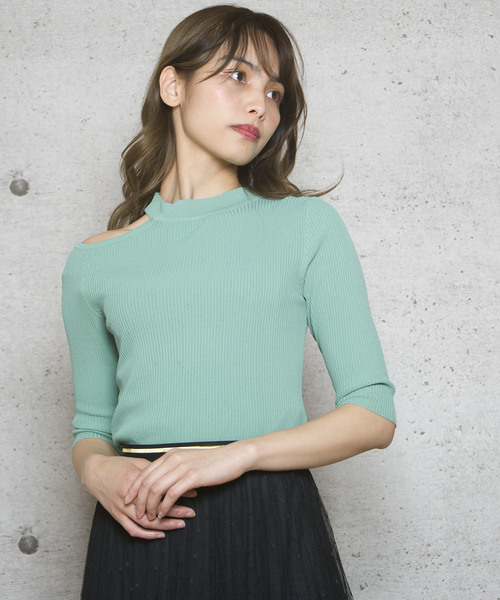 LUGG NAGG(ラグナグ)の「【Jewelobe/ ジュエローブ】オープンショルダーリブニット(ニット/セーター・レディース・ブラック/オフホワイト/グリーン/ブルー/ピンク・FREE)」の4枚目の写真