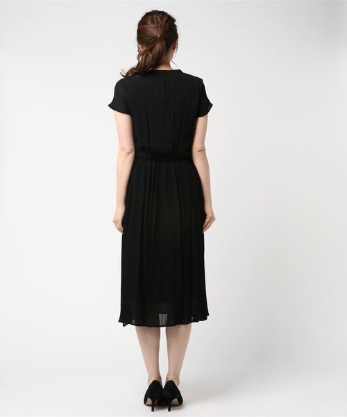 TRUDEA(トルディア)の「クルミ釦スキッパーワンピース(ワンピース・レディース・ブラック/ベージュ/ネイビー/ピンク/キャメル・MEDIUM/LARGE)」の6枚目の写真
