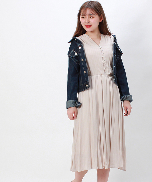 TRUDEA(トルディア)の「クルミ釦スキッパーワンピース(ワンピース・レディース・ブラック/ベージュ/ネイビー/ピンク/キャメル・MEDIUM/LARGE)」の2枚目の写真