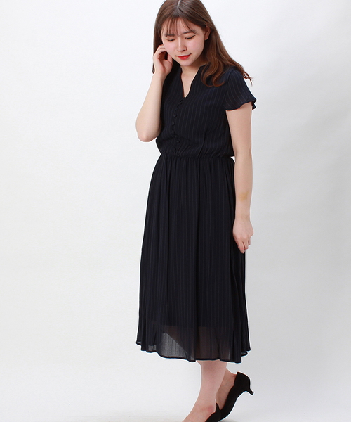 TRUDEA(トルディア)の「クルミ釦スキッパーワンピース(ワンピース・レディース・ブラック/ベージュ/ネイビー/ピンク/キャメル・MEDIUM/LARGE)」の3枚目の写真