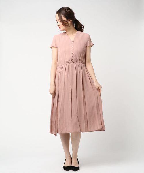 TRUDEA(トルディア)の「クルミ釦スキッパーワンピース(ワンピース・レディース・ブラック/ベージュ/ネイビー/ピンク/キャメル・MEDIUM/LARGE)」の8枚目の写真