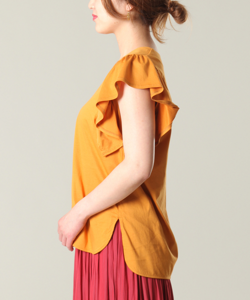 Tiara（ティアラ）の「Vネックギャザースリーブカットソー（Tシャツ/カットソー・レディース・マスタード/ホワイト×ブラック/レッド/ブラック・FREE）」の5枚目の写真
