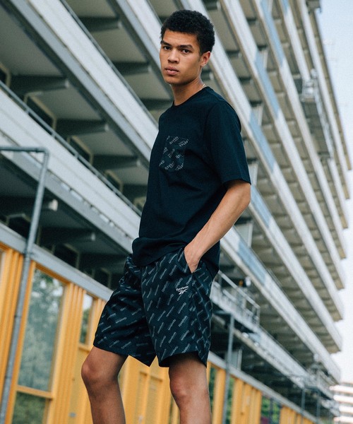 Reebok（リーボック）の「クラシックス ロゴ ポケット Tシャツ / Classics Logo Pocket Tee（Tシャツ/カットソー・メンズ・ネイビー/ブラック・SMALL/X-SMALL/LARGE/MEDIUM/XXX-LARGE/X-LARGE/XX-LARGE）」の6枚目の写真
