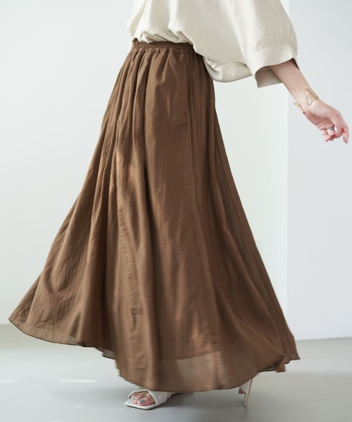 earth music&ecology（アースミュージックアンドエコロジー）の「コットンボイルギャザーフレアスカート ＊（スカート・レディース・ブラック/ベージュ/パープル/ブラウン/オフホワイト/ピンク/グリーン/マスタード・FREE）」の3枚目の写真