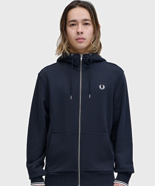 FRED PERRY（フレッドペリー）の「Hooded Zip Through Sweatshirt／フードジップアップパーカー（パーカー・メンズ・ブラック/ネイビー/カーキ/オフホワイト/グリーン/グレー/ブラック系その他/グレー系その他/ネイビー系/ホワイト系その他/ダークグリーン/ベージュ/マルーン・S/M/L/XL）」の20枚目の写真