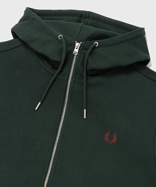 FRED PERRY(フレッドペリー)の「Hooded Zip Through Sweatshirt/フードジップアップパーカー(パーカー・メンズ・ブラック/ネイビー/カーキ/オフホワイト/グリーン/グレー/ブラック系その他/グレー系その他/ネイビー系/ホワイト系その他/ダークグリーン/ベージュ/マルーン・S/M/L/XL)」の21枚目の写真