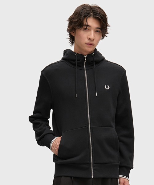FRED PERRY(フレッドペリー)の「【ZOZOTOWN & ONLINESHOP限定カラー追加】Hooded Zip Through Sweatshirt/フードジップアップパーカー(パーカー・メンズ・ブラック/ネイビー/カーキ/オフホワイト/グリーン/グレー/ブラック系その他/グレー系その他/ネイビー系/ホワイト系その他/ダークグリーン/ベージュ/マルーン/ダークグレー/グリーン系その他・S/M/L/XL)」の21枚目の写真