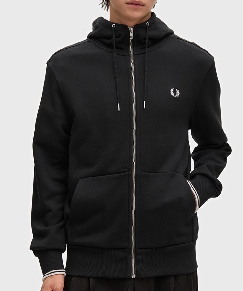 FRED PERRY(フレッドペリー)の「【ZOZOTOWN & ONLINESHOP限定カラー追加】Hooded Zip Through Sweatshirt/フードジップアップパーカー(パーカー・メンズ・ブラック/ネイビー/カーキ/オフホワイト/グリーン/グレー/ブラック系その他/グレー系その他/ネイビー系/ホワイト系その他/ダークグリーン/ベージュ/マルーン/ダークグレー/グリーン系その他・S/M/L/XL)」の22枚目の写真