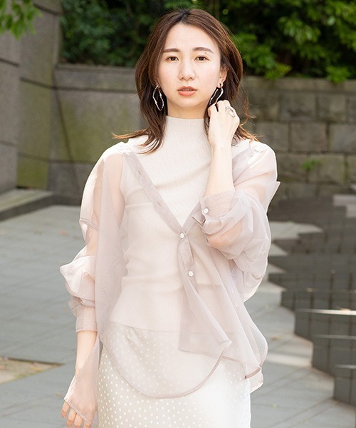 FRAY I.D（フレイアイディー）の「シャツレイヤードニット（シャツ/ブラウス・レディース・ブラック/ベージュ/モカ・FREE）」の4枚目の写真