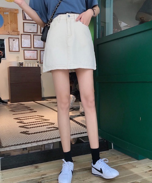 KOR（ケーオーアール）の「カラーデニムスカート（スカート・レディース・ホワイト/ブラック・S/M/L）」の3枚目の写真