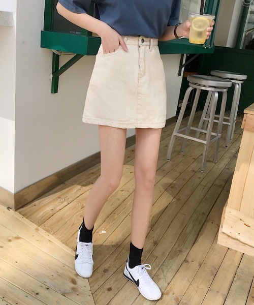 KOR（ケーオーアール）の「カラーデニムスカート（スカート・レディース・ホワイト/ブラック・S/M/L）」の4枚目の写真