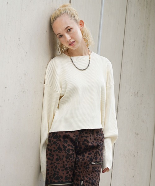 X-girl（エックスガール）の「CROPPED KNIT TOP（ニット/セーター・レディース・ホワイト/ライトブルー/チャコール・ONE SIZE）」の2枚目の写真