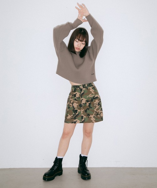 X-girl（エックスガール）の「CROPPED KNIT TOP（ニット/セーター・レディース・ホワイト/ライトブルー/チャコール・ONE SIZE）」の9枚目の写真