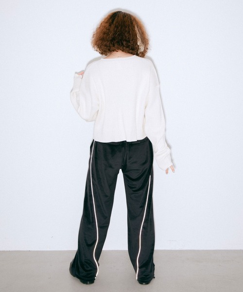 X-girl（エックスガール）の「CROPPED KNIT TOP（ニット/セーター・レディース・ホワイト/ライトブルー/チャコール・ONE SIZE）」の19枚目の写真