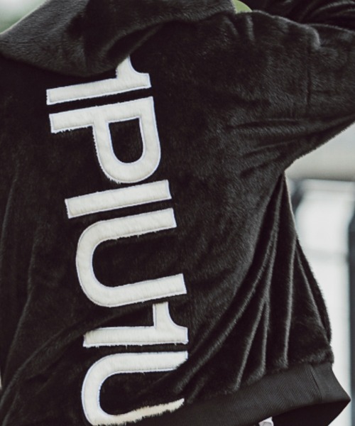 1piu1uguale3 RELAX（ウノピュウノウグァーレトレリラックス）の「【別注】1PIU1UGUALE3 RELAX/ウノピゥ ウノ ウグァーレ トレ リラックス/バックロゴファーブルゾン（ブルゾン・メンズ・ブラック・MEDIUM/LARGE/X-LARGE/XX-LARGE）」の9枚目の写真