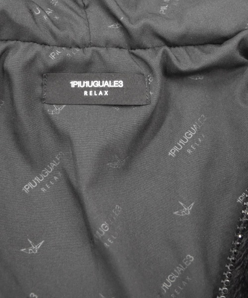 1piu1uguale3 RELAX（ウノピュウノウグァーレトレリラックス）の「【別注】1PIU1UGUALE3 RELAX/ウノピゥ ウノ ウグァーレ トレ リラックス/バックロゴファーブルゾン（ブルゾン・メンズ・ブラック・MEDIUM/LARGE/X-LARGE/XX-LARGE）」の4枚目の写真