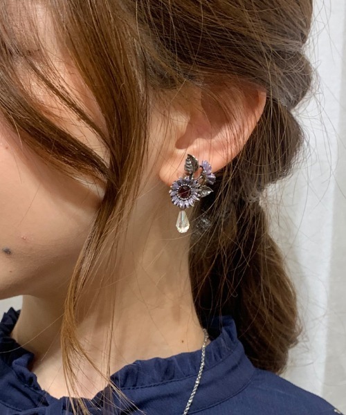 アクセサリー Axes向日葵モチーフイヤリング ピアス 両耳用 Axes Femme アクシーズファム のファッション