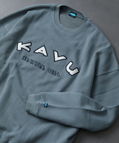 FREAK'S STORE（フリークスストア）の「WEB限定 KAVU×FREAK'S STORE/カブー 別注 カレッジロゴ ヘビーオンス クルーネックスウェット/カレッジプリント（スウェット・メンズ・ブラック/杢グレー/ナチュラル/オリーブ/ブルー・SMALL/MEDIUM/LARGE）」の5枚目の写真