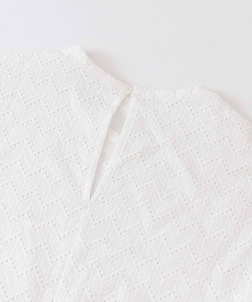 URBAN RESEARCH（アーバンリサーチ）の「幾何柄カットワークレースブラウス（シャツ/ブラウス・レディース・ブラック/オフホワイト・FREE）」の19枚目の写真