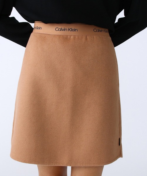 Calvin Klein(カルバン・クライン)の「モダン エッセンシャルズ ウール ミニ スカート(スカート・レディース・ブラック・36/34/32/-)」の6枚目の写真