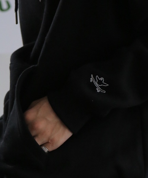 Mark Gonzales（マーク・ゴンザレス）の「Mark Gonzales/マークゴンザレス 別注 ビッグシルエット プリント 刺繍 裏起毛 長袖 スウェット パーカー オーバーサイズ（パーカー・メンズ・ホワイト/ブラック/ダークグリーン/グレー/ブルー/ホワイト系その他/ブラック系その他/グレー系その他/グリーン系その他/ホワイト系その他2/ブラック系その他2/ブラック系その他3・M/L）」の22枚目の写真