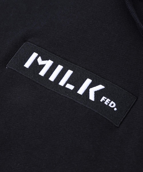 MILKFED.（ミルクフェド）の「EMBROIDERED BAR BIG SWEAT HOODIE（パーカー・レディース・ブラック/ベージュ/ネイビー/オフホワイト/ライトグリーン/ライトピンク/A/B/アッシュ・ONE SIZE）」の15枚目の写真