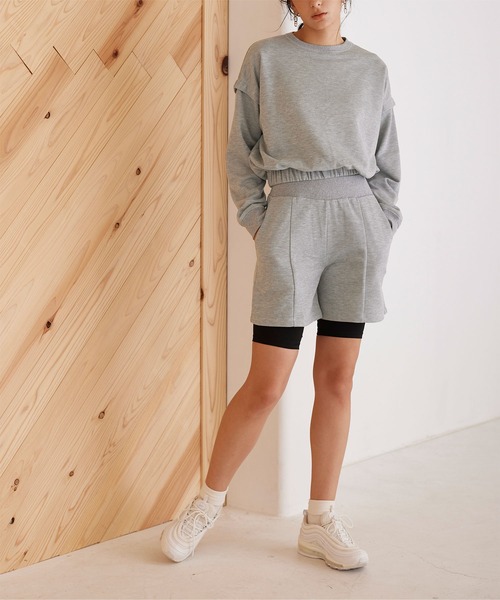 SEA DRESS(シードレス)の「裏毛ショートデザインヨガトップス(Tシャツ/カットソー・レディース・杢グレー/ピンク/オフホワイト・M/L)」の4枚目の写真