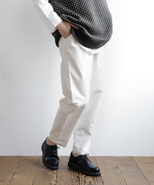 studio CLIP（スタディオクリップ）の「【満点いつものパンツ】柔らかストレッチイージーパンツ[プラスサイズ]（その他パンツ・レディース・ラベンダー/グリーン/ブルー/モカ/スモーク/オフホワイト/マスタード/カーキ/イエロー系その他/ダークグレー・LARGE/SMALL/XX-LARGE/X-LARGE/XXX-LARGE/MEDIUM）」の2枚目の写真