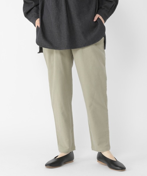 studio CLIP（スタディオクリップ）の「【満点いつものパンツ】柔らかストレッチイージーパンツ[プラスサイズ]（その他パンツ・レディース・ラベンダー/グリーン/ブルー/モカ/スモーク/オフホワイト/マスタード/カーキ/イエロー系その他/ダークグレー・LARGE/SMALL/XX-LARGE/X-LARGE/XXX-LARGE/MEDIUM）」の5枚目の写真