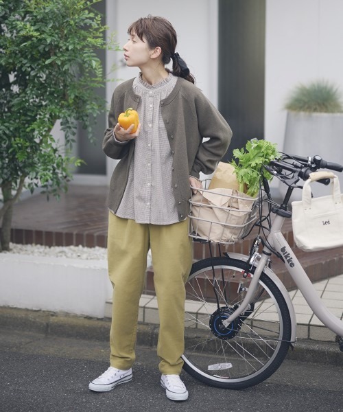 studio CLIP（スタディオクリップ）の「【満点いつものパンツ】柔らかストレッチイージーパンツ[プラスサイズ]（その他パンツ・レディース・ラベンダー/グリーン/ブルー/モカ/スモーク/オフホワイト/マスタード/カーキ/イエロー系その他/ダークグレー・LARGE/SMALL/XX-LARGE/X-LARGE/XXX-LARGE/MEDIUM）」の16枚目の写真