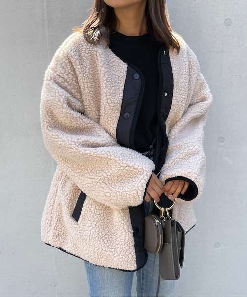 StyleSea(スタイルシー)の「ボアリバーシブルノーカラーショートコート(ノーカラーコート・レディース・ベージュ/アイボリー/ライトベージュ/モカ/ブラック/ライトカーキ・MEDIUM)」の3枚目の写真