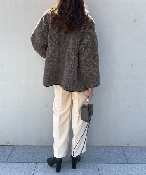 StyleSea(スタイルシー)の「ボアリバーシブルノーカラーショートコート(ノーカラーコート・レディース・ベージュ/アイボリー/ライトベージュ/モカ/ブラック/ライトカーキ・MEDIUM)」の15枚目の写真