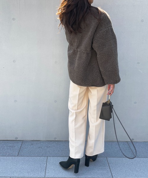 StyleSea(スタイルシー)の「ボアリバーシブルノーカラーショートコート(ノーカラーコート・レディース・ベージュ/アイボリー/ライトベージュ/モカ/ブラック/ライトカーキ・MEDIUM)」の16枚目の写真