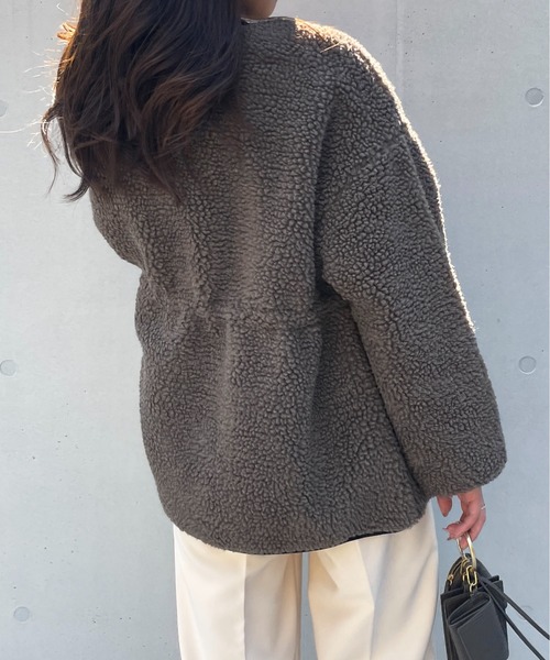 StyleSea(スタイルシー)の「ボアリバーシブルノーカラーショートコート(ノーカラーコート・レディース・ベージュ/アイボリー/ライトベージュ/モカ/ブラック/ライトカーキ・MEDIUM)」の21枚目の写真