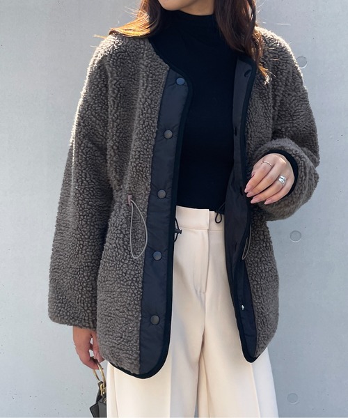 StyleSea(スタイルシー)の「ボアリバーシブルノーカラーショートコート(ノーカラーコート・レディース・ベージュ/アイボリー/ライトベージュ/モカ/ブラック/ライトカーキ・MEDIUM)」の18枚目の写真