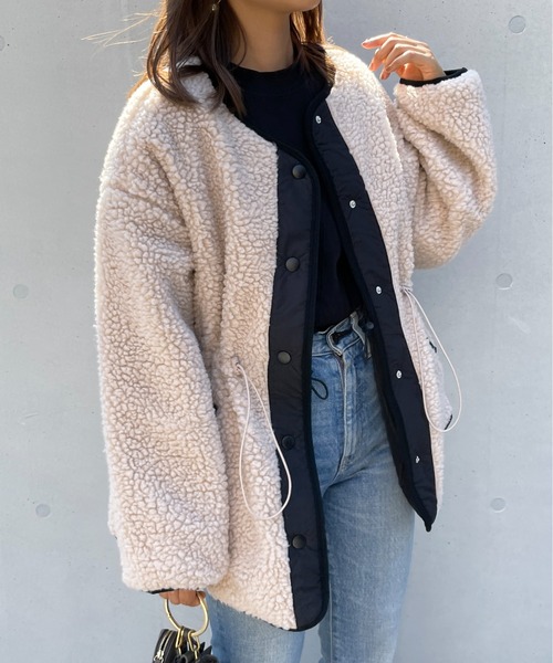 StyleSea(スタイルシー)の「ボアリバーシブルノーカラーショートコート(ノーカラーコート・レディース・ベージュ/アイボリー/ライトベージュ/モカ/ブラック/ライトカーキ・MEDIUM)」の7枚目の写真