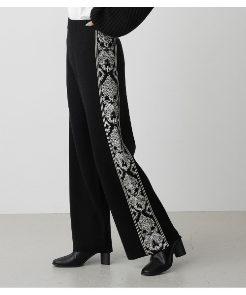 AZUL by moussy（アズールバイマウジー）の「DAMASK PATTERN KNIT PANTS/ダマスクパターンニットパンツ（その他パンツ・レディース・ブラック系その他/グリーン系その他・SMALL/MEDIUM）」の4枚目の写真