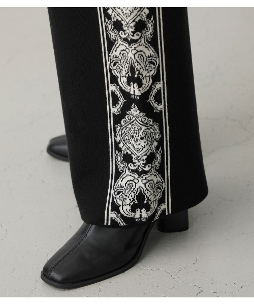 AZUL by moussy（アズールバイマウジー）の「DAMASK PATTERN KNIT PANTS/ダマスクパターンニットパンツ（その他パンツ・レディース・ブラック系その他/グリーン系その他・SMALL/MEDIUM）」の11枚目の写真