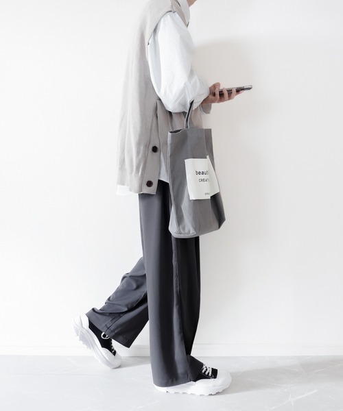 melt.（メルト）の「サイドスリットボタン リラックスニットベスト / side slit button relux KNIT VEST.（ベスト・メンズ・グレイッシュベージュ/グレイッシュブルー・SMALL/MEDIUM/LARGE）」の22枚目の写真