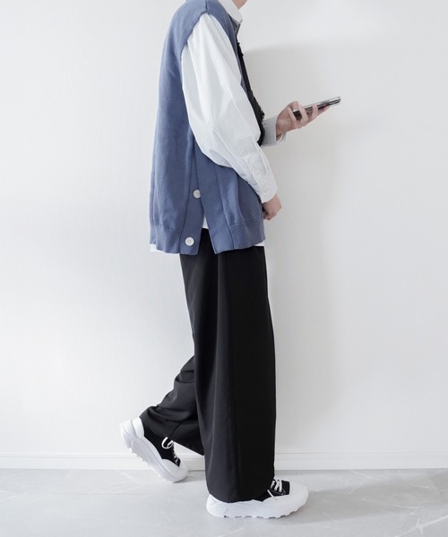 melt.（メルト）の「サイドスリットボタン リラックスニットベスト / side slit button relux KNIT VEST.（ベスト・メンズ・グレイッシュベージュ/グレイッシュブルー・SMALL/MEDIUM/LARGE）」の16枚目の写真